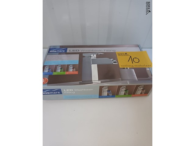 Lot 10 - badkamerkraam - afbeelding 1 van  5