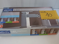 Lot 10 - badkamerkraam