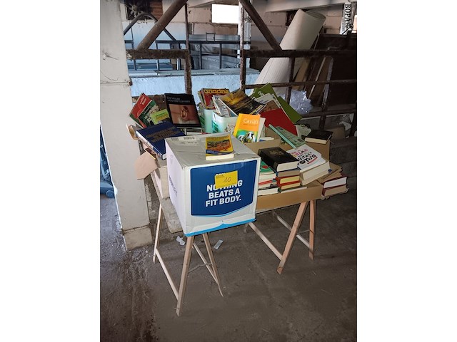 Lot 10 - diverse boeken - afbeelding 1 van  4