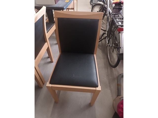 Lot 10 - eetkamerstoel. 6 stuks - afbeelding 2 van  4