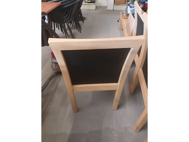 Lot 10 - eetkamerstoel. 6 stuks - afbeelding 3 van  4