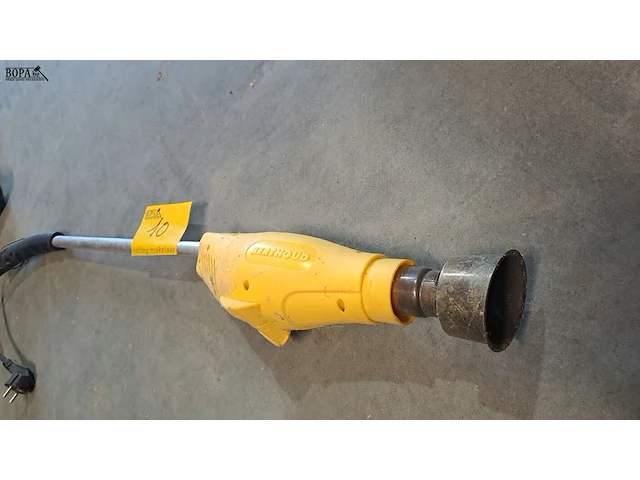 Lot 10 - electrische grastrimmer black & decker groen en onkruidverbr - afbeelding 2 van  3
