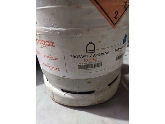 Lot 10 - gasflessen. 2 stuks - afbeelding 3 van  3
