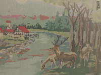 Lot 10 - geborduur schilderij - stilleven met herten aan rivier - afbeelding 2 van  2