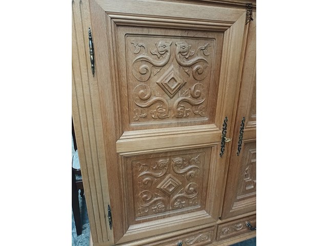 Lot 10 - houten kast - afbeelding 2 van  4