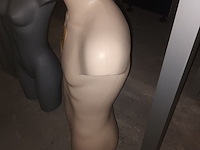Lot 10 - huidskleur torso man - afbeelding 2 van  2