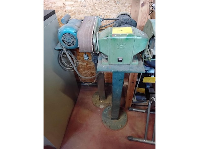 Lot 10 - industriële schuurmachines - afbeelding 1 van  3