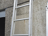 Lot 10 - ladder 12 treden - afbeelding 3 van  3