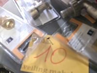 Lot 10 - lot sanitair materiaal - afbeelding 2 van  3