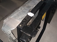 Lot 10 - metalen tafelpoten trapezium. 4 stuks - afbeelding 2 van  3