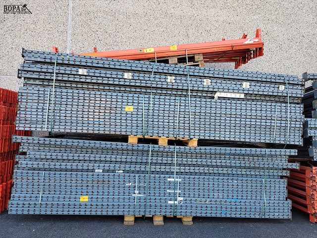 Lot 10 - palletstelling met 14 staanders - afbeelding 1 van  4