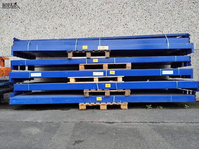 Lot 10 - palletstelling met 14 staanders - afbeelding 3 van  4