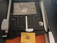 Lot 10 - papiersnijder