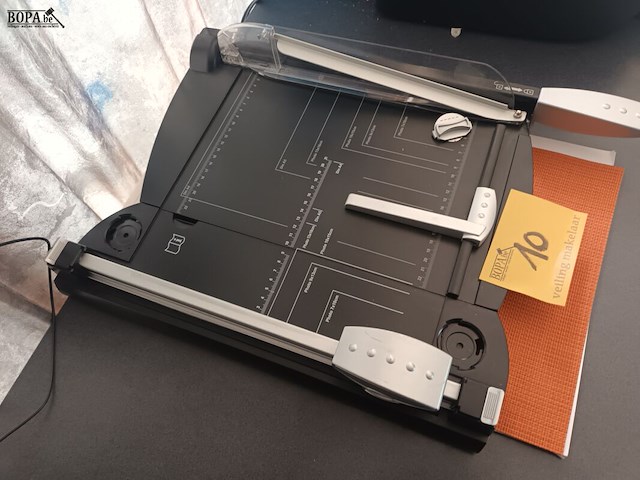 Lot 10 - papiersnijder - afbeelding 3 van  3