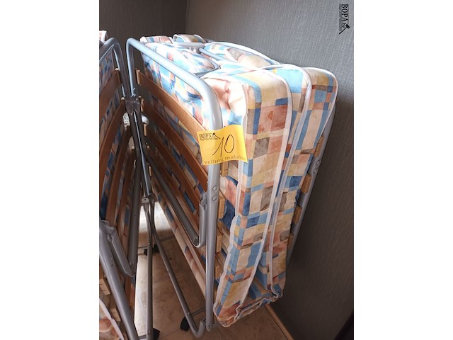 Lot 10 - plooibed - afbeelding 1 van  2