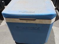 Lot 10 - reiskoffer en frigobox - afbeelding 2 van  4