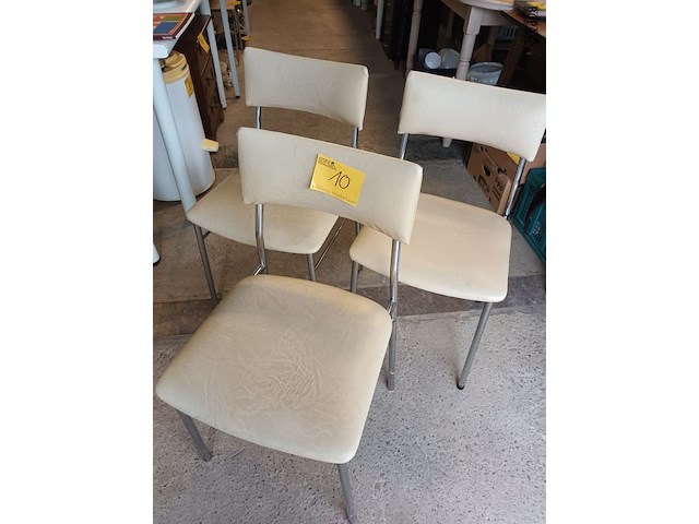 Lot 10 - retro keukenstoelen. 3 stuks - afbeelding 1 van  2