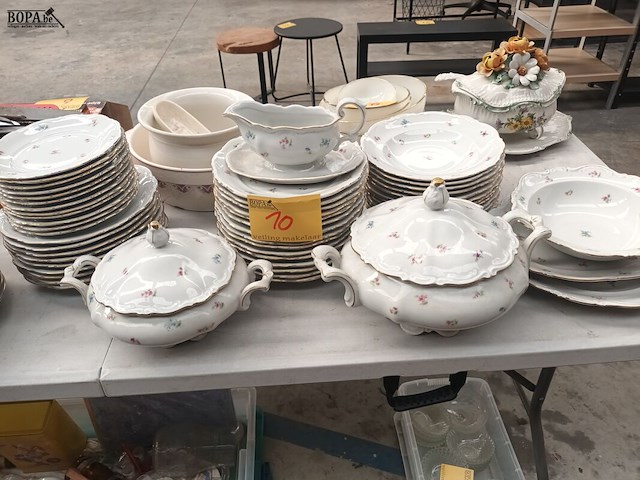 Lot 10 - servies bavaria. 52 stuks - afbeelding 1 van  6