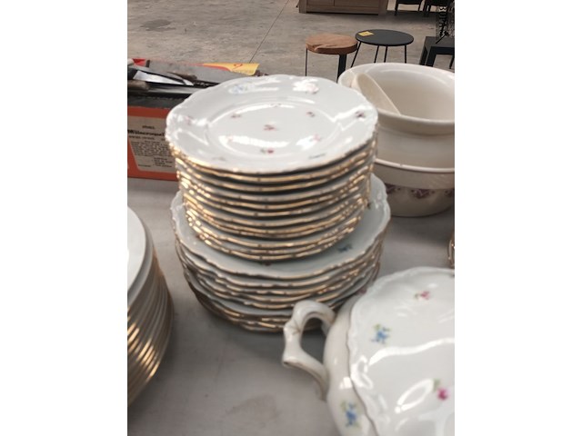 Lot 10 - servies bavaria. 52 stuks - afbeelding 2 van  6