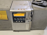 Lot 10 - stereo universum