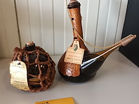 Lot 10 - verzamelflessen. 2 stuks - afbeelding 1 van  6