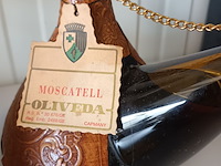 Lot 10 - verzamelflessen. 2 stuks - afbeelding 3 van  6