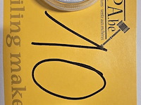 Lot 10 - zilveren 5 dollar munt uit tokelau 2 stuks - afbeelding 1 van  3