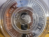 Lot 10 - zilveren 5 dollar munt uit tokelau 2 stuks - afbeelding 2 van  3