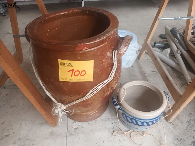 Lot 100 - boterpot en smoutpot - afbeelding 1 van  3