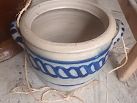 Lot 100 - boterpot en smoutpot - afbeelding 3 van  3