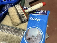 Lot 100 - diverse schildersbenodigdheden: verfrollers, kwasten,… circa - afbeelding 3 van  4