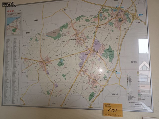 Lot 100 - gemeenteplan en whiteboard - afbeelding 1 van  3
