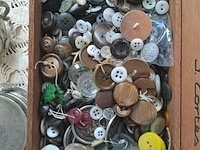 Lot 100 - groot lot naaigerief: diverse toepassingen - afbeelding 18 van  18