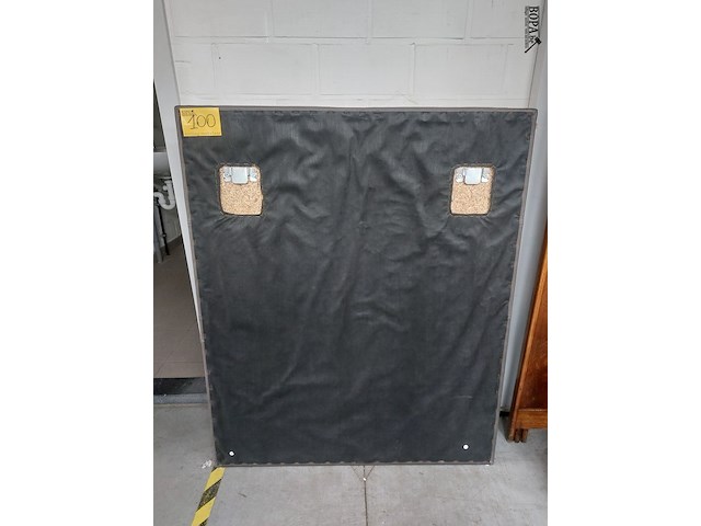 Lot 100 - hoofdbord boxspring - afbeelding 2 van  2