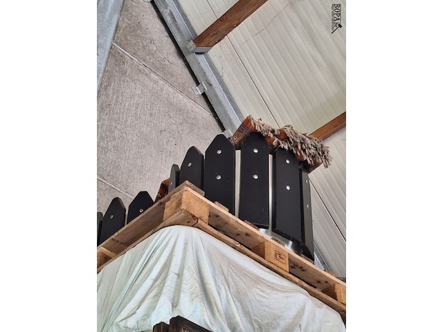 Lot 100 - lege plantenbak. 2 stuks - afbeelding 2 van  2