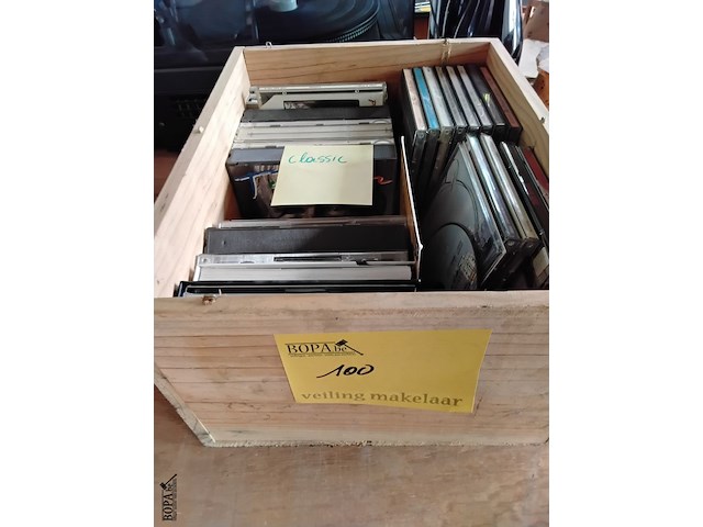 Lot 100 - lot cd's: belgische en franse muziek en diverse - afbeelding 1 van  3