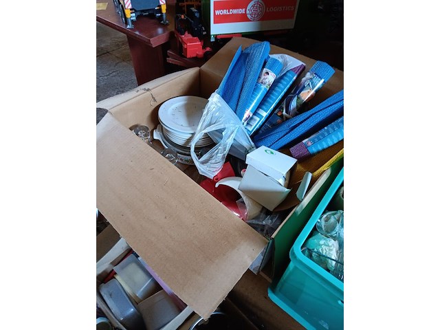 Lot 100 - lot keukenmateriaal - afbeelding 5 van  10