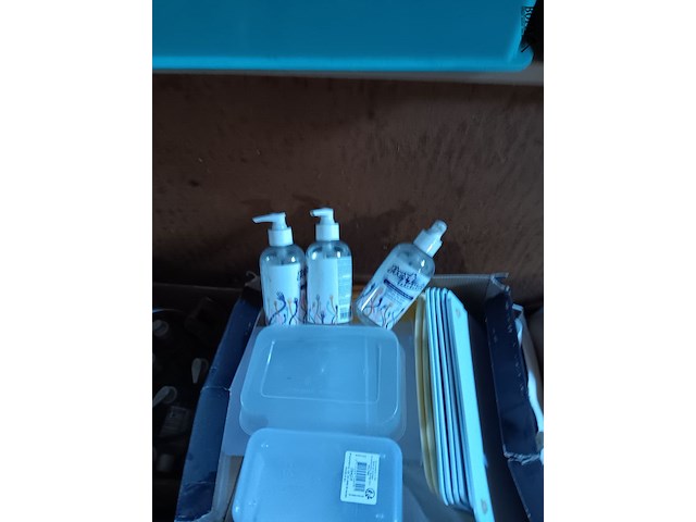 Lot 100 - lot keukenmateriaal - afbeelding 8 van  10