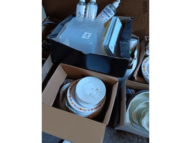 Lot 100 - lot keukenmateriaal - afbeelding 10 van  10