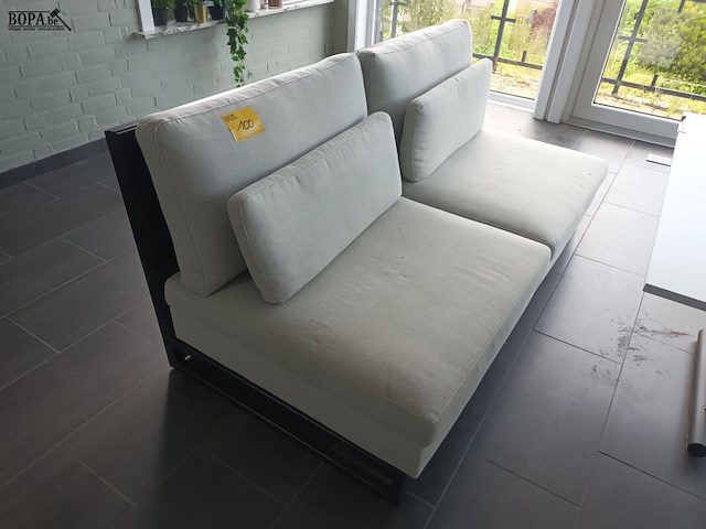 Lot 100 - zitbank - afbeelding 1 van  3
