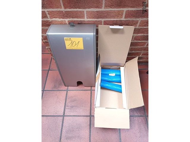 Lot 101 - afvalzakken en handdoekdispenser - afbeelding 1 van  4