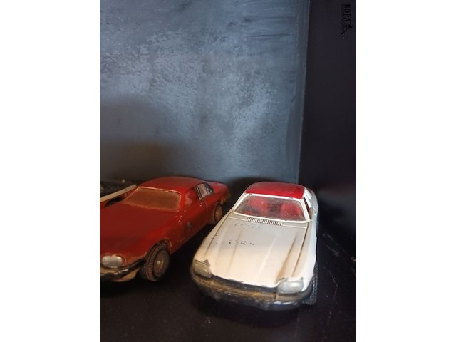 Lot 101 - corgi auto’s op schaal. 8 stuks - afbeelding 6 van  8