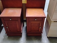 Lot 101 - duo nachtkastjes louis philippe stijl - afbeelding 1 van  1