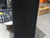 Lot 101 - hoedenplank - afbeelding 1 van  3