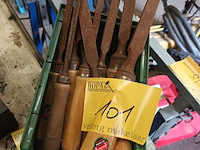 Lot 101 - houtbeitels. 8 stuks - afbeelding 1 van  4