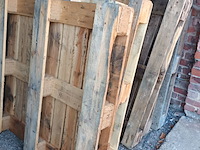 Lot 101 - houten palletten. 28 stuks - afbeelding 2 van  4