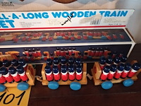 Lot 101 - houten trein - afbeelding 3 van  5