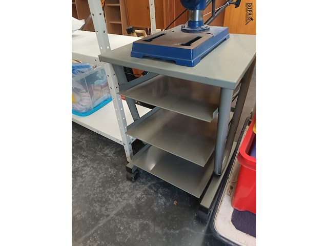 Lot 101 - kolomboormachine op roltafel - afbeelding 2 van  6