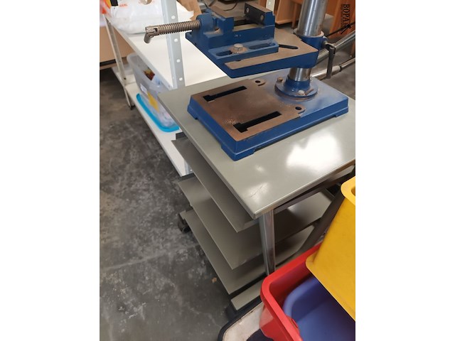 Lot 101 - kolomboormachine op roltafel - afbeelding 4 van  6