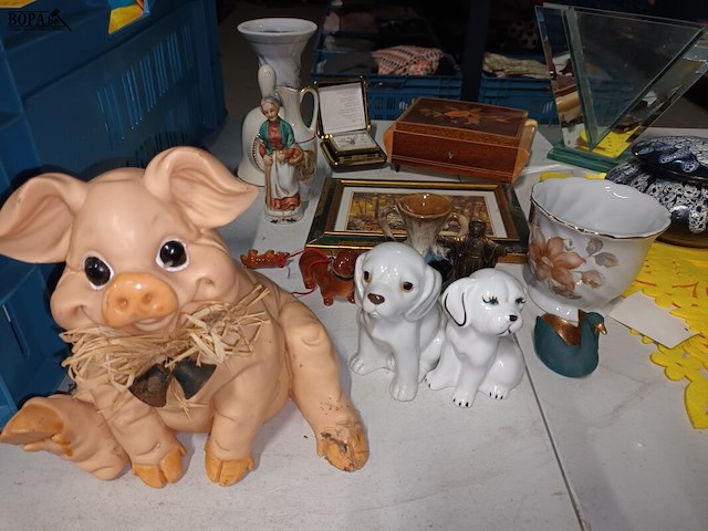 Lot 101 - lot decoratie - afbeelding 2 van  5